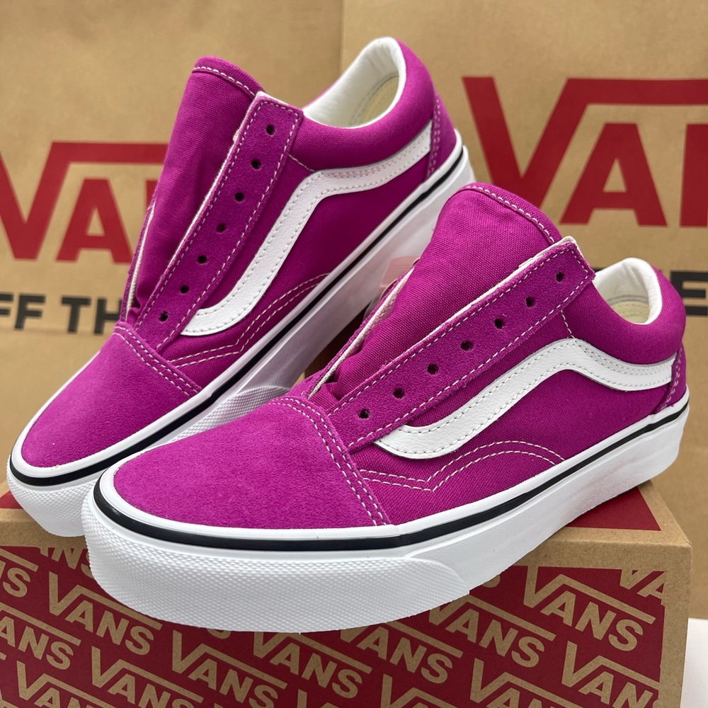 Vans Men’s Old Skool
Fuchsia Red/True White Sneakers 
VN0A5KRF8ZV - Picture 5 of 16